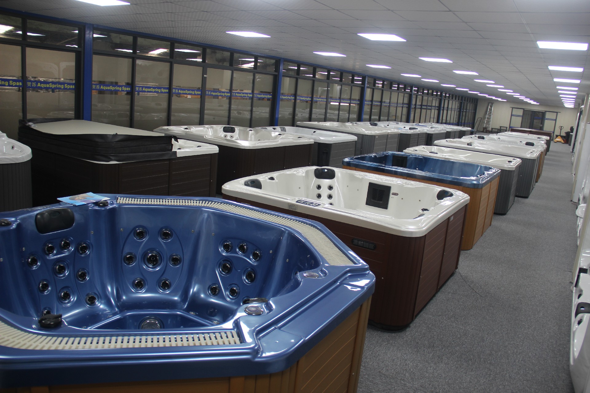 Factory Price New Design Combo Massage Acrylic Outdoor Spa Tub for 3 person